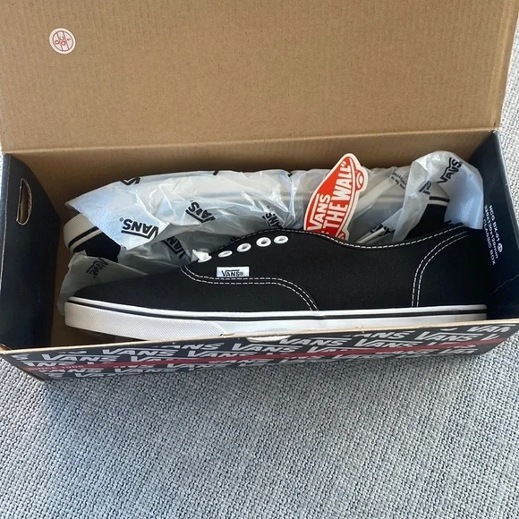 Vans Authentic Low Pro in Black/True White Men’s Size 10 Women’s Size 11.5 - Picture 4 of 8